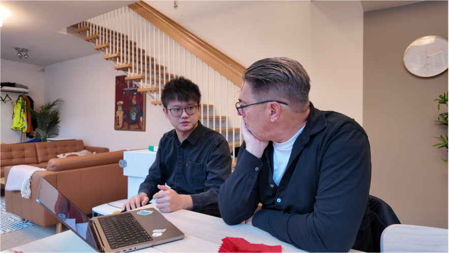 Energy storage project consultation between Ultimati Energie and distributor for residential battery system deployment